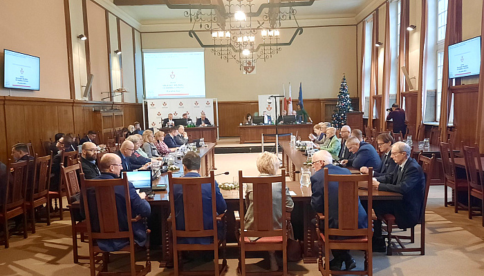 Elbląscy radni PiS chcą nadzwyczajnej sesji rady miejskiej ws. portu morskiego